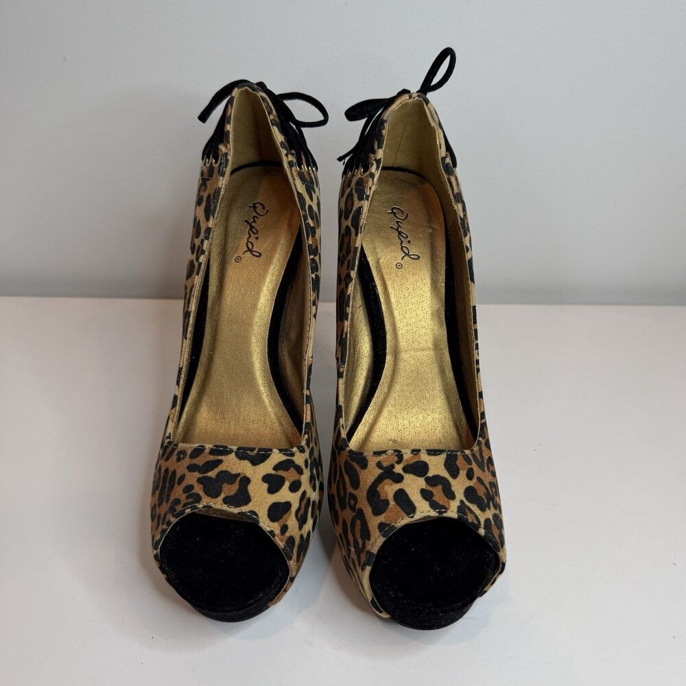 Qupid Leopard Print Platform Heels Lace Up Back Details Size 7